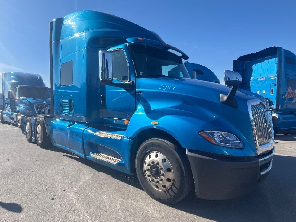 Sleeper Tractor-Heavy Duty Tractors-International-2020-LT625-El Paso-TX-734,173\n\t\tmiles-$ 29,250 - Image 1