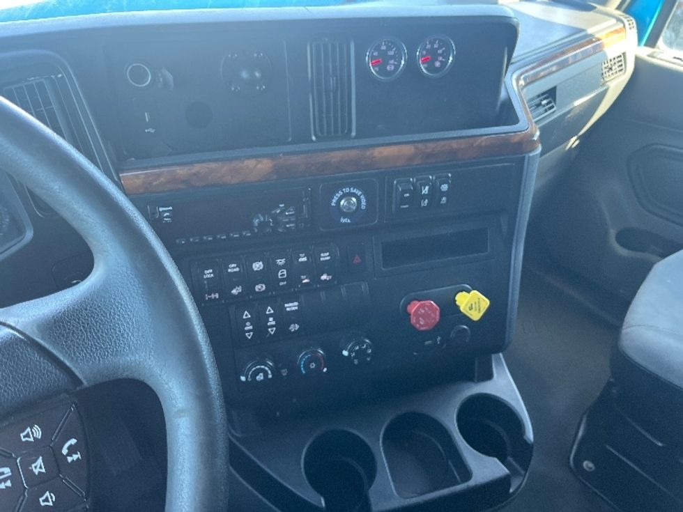 Sleeper Tractor-Heavy Duty Tractors-International-2020-LT625-El Paso-TX-734,173\n\t\tmiles-$ 29,250 - Image 10