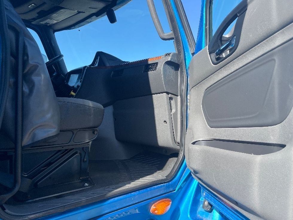 Sleeper Tractor-Heavy Duty Tractors-International-2020-LT625-El Paso-TX-734,173\n\t\tmiles-$ 29,250 - Image 13