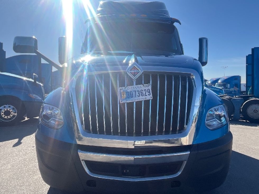 Sleeper Tractor-Heavy Duty Tractors-International-2020-LT625-El Paso-TX-734,173\n\t\tmiles-$ 29,250 - Image 2