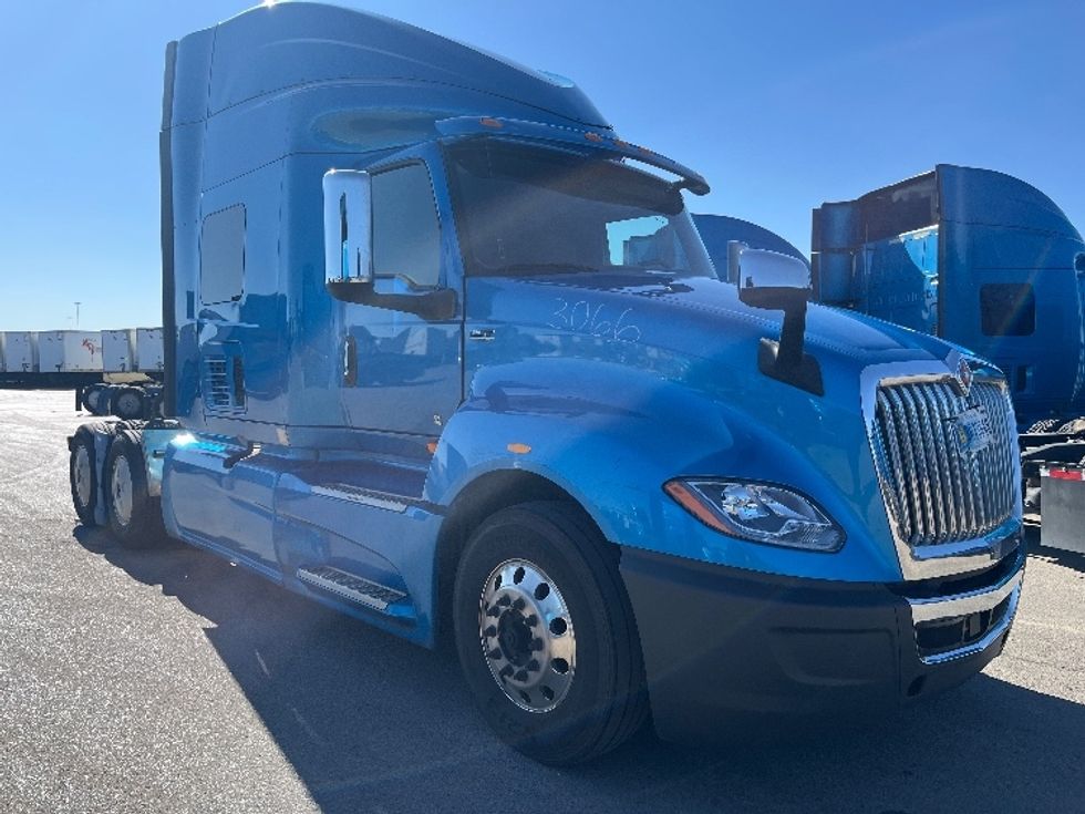 Sleeper Tractor-Heavy Duty Tractors-International-2020-LT625-El Paso-TX-734,681\n\t\tmiles-$ 29,250 - Image 1