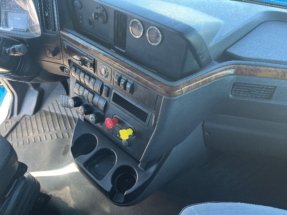 Sleeper Tractor-Heavy Duty Tractors-International-2020-LT625-El Paso-TX-734,681\n\t\tmiles-$ 29,250 - Image 15