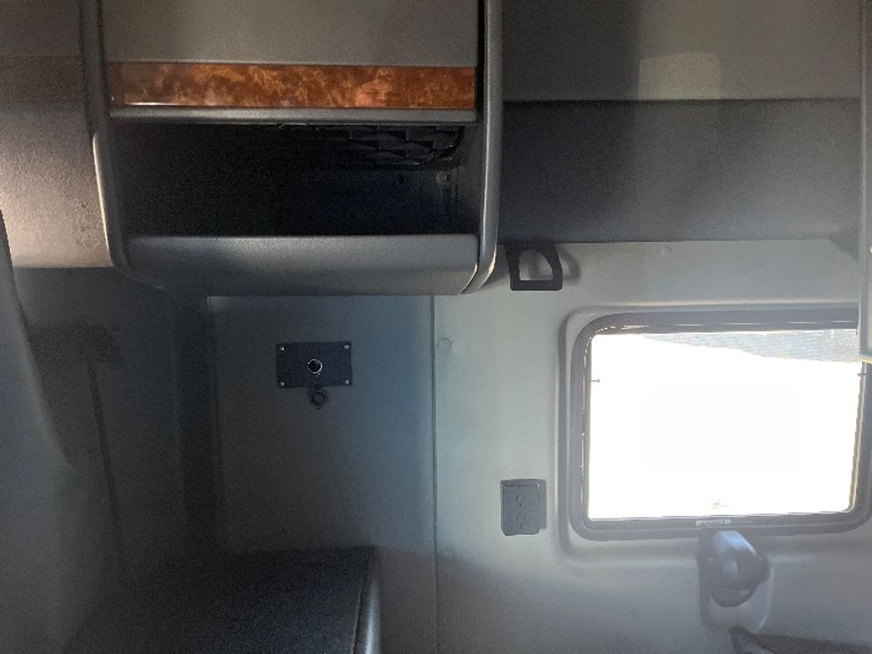 Sleeper Tractor-Heavy Duty Tractors-International-2020-LT625-El Paso-TX-734,681\n\t\tmiles-$ 29,250 - Image 19