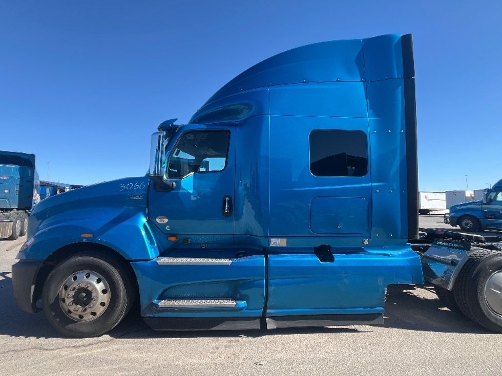 Sleeper Tractor-Heavy Duty Tractors-International-2020-LT625-El Paso-TX-734,681\n\t\tmiles-$ 29,250 - Image 4
