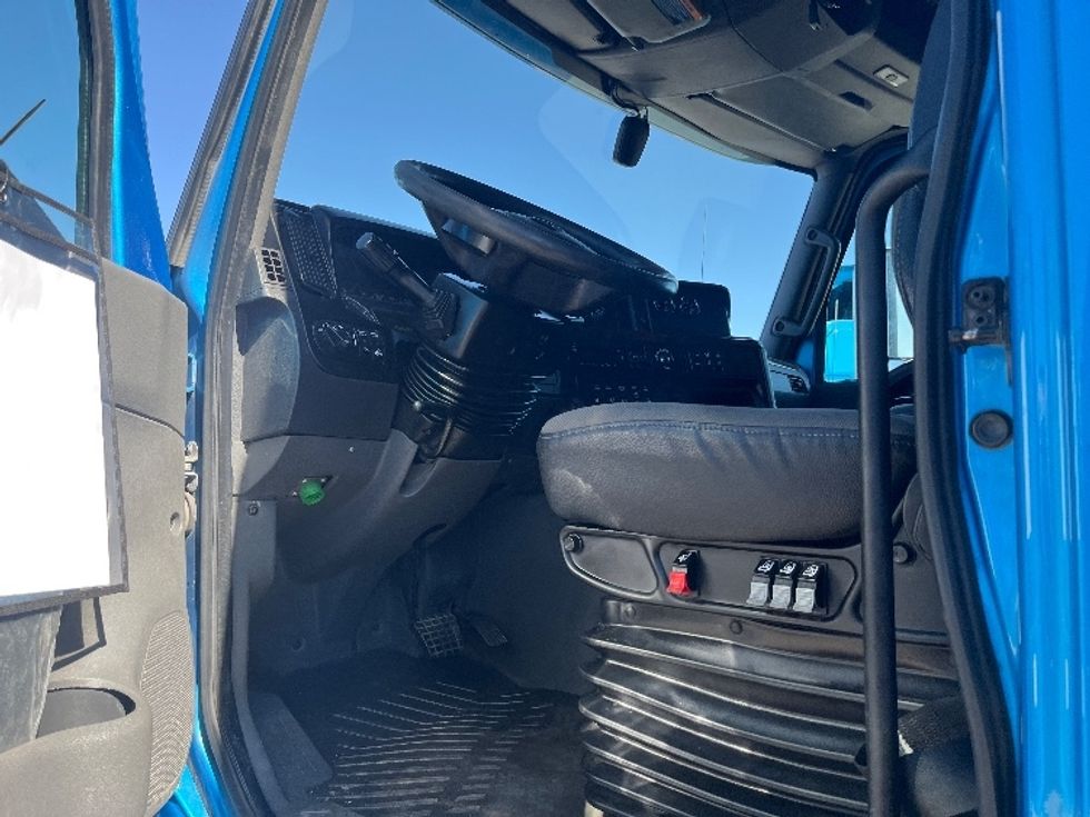 Sleeper Tractor-Heavy Duty Tractors-International-2020-LT625-El Paso-TX-734,681\n\t\tmiles-$ 29,250 - Image 9