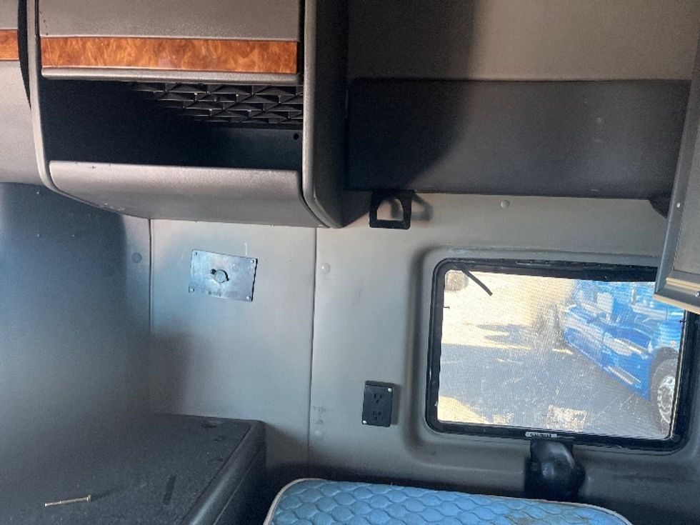 Sleeper Tractor-Heavy Duty Tractors-International-2020-LT625-El Paso-TX-734,966\n\t\tmiles-$ 29,250 - Image 19