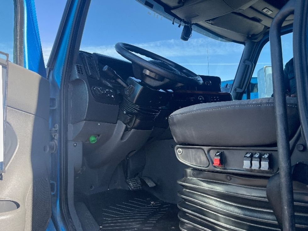Sleeper Tractor-Heavy Duty Tractors-International-2020-LT625-El Paso-TX-734,966\n\t\tmiles-$ 29,250 - Image 9