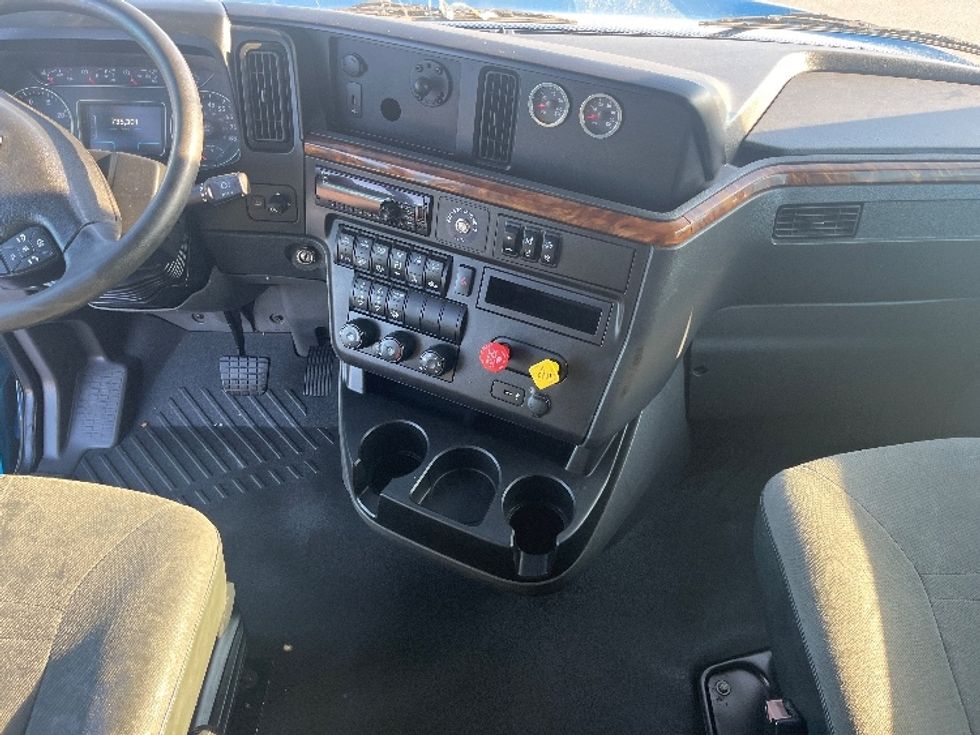 Sleeper Tractor-Heavy Duty Tractors-International-2020-LT625-El Paso-TX-735,301\n\t\tmiles-$ 28,000 - Image 12