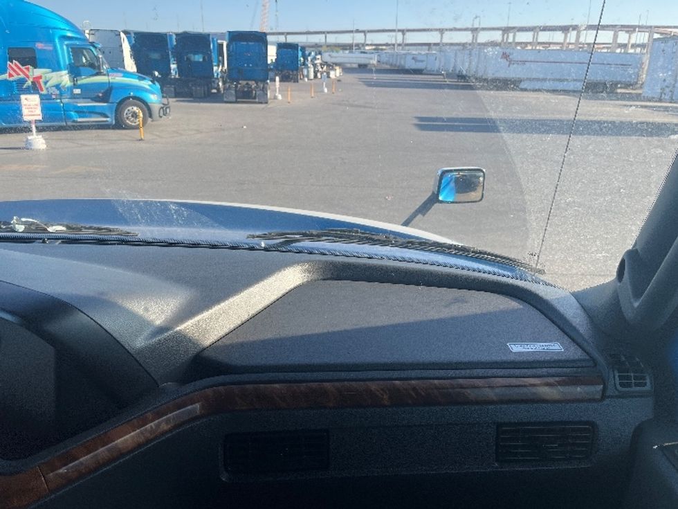 Sleeper Tractor-Heavy Duty Tractors-International-2020-LT625-El Paso-TX-735,301\n\t\tmiles-$ 28,000 - Image 14