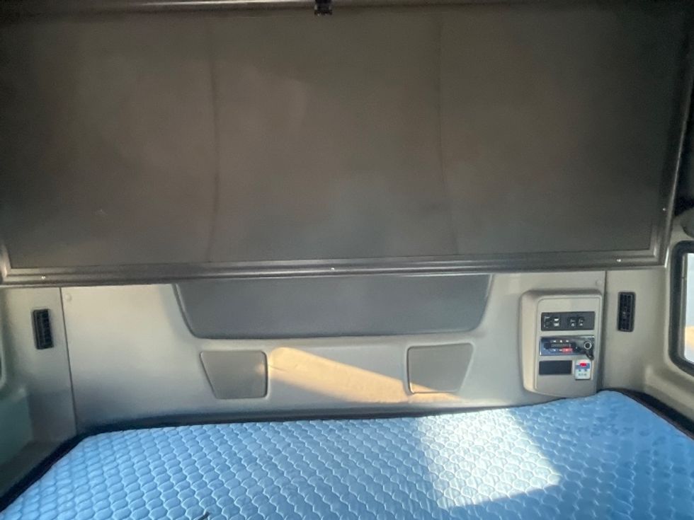 Sleeper Tractor-Heavy Duty Tractors-International-2020-LT625-El Paso-TX-735,301\n\t\tmiles-$ 28,000 - Image 16