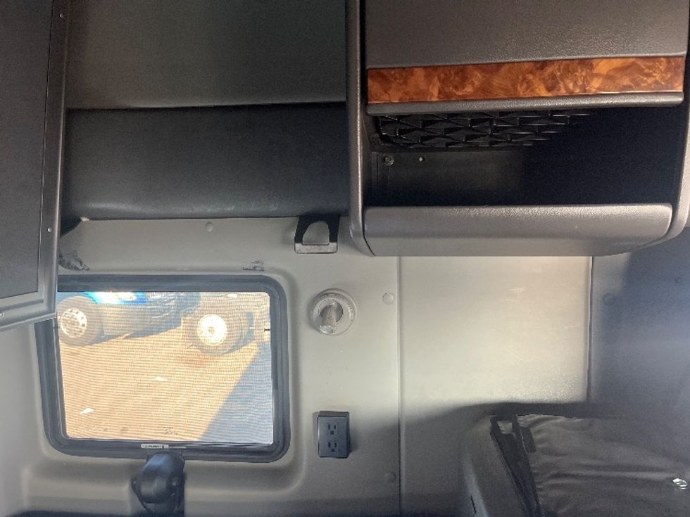 Sleeper Tractor-Heavy Duty Tractors-International-2020-LT625-El Paso-TX-735,301\n\t\tmiles-$ 28,000 - Image 18