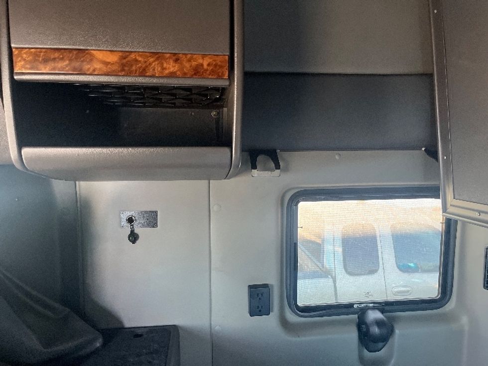 Sleeper Tractor-Heavy Duty Tractors-International-2020-LT625-El Paso-TX-735,301\n\t\tmiles-$ 28,000 - Image 19