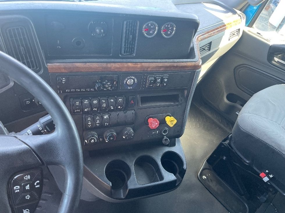 Sleeper Tractor-Heavy Duty Tractors-International-2020-LT625-El Paso-TX-736,777\n\t\tmiles-$ 29,250 - Image 10