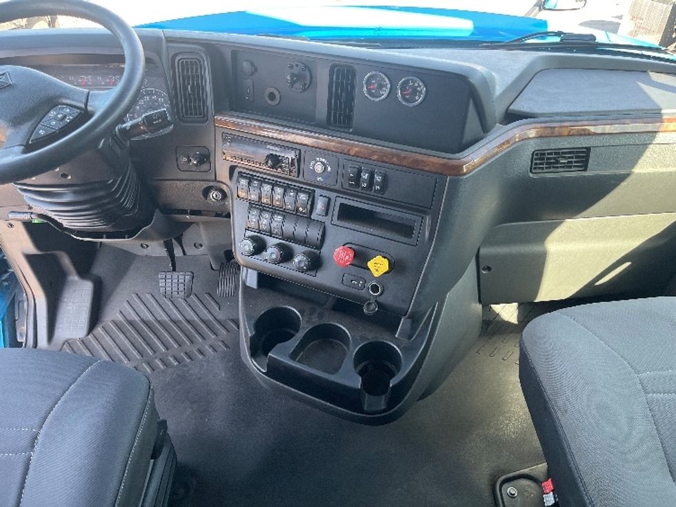 Sleeper Tractor-Heavy Duty Tractors-International-2020-LT625-El Paso-TX-736,777\n\t\tmiles-$ 29,250 - Image 12