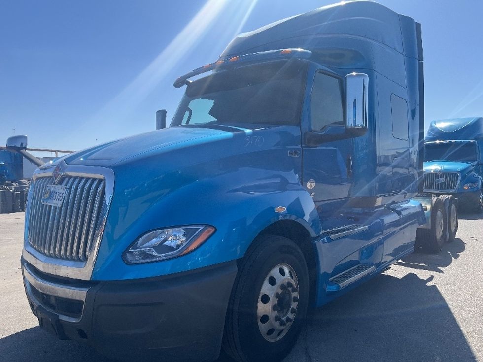 Sleeper Tractor-Heavy Duty Tractors-International-2020-LT625-El Paso-TX-737,824\n\t\tmiles-$ 29,000 - Image 3