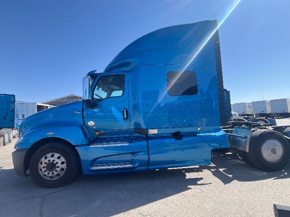 Sleeper Tractor-Heavy Duty Tractors-International-2020-LT625-El Paso-TX-737,824\n\t\tmiles-$ 29,000 - Image 4