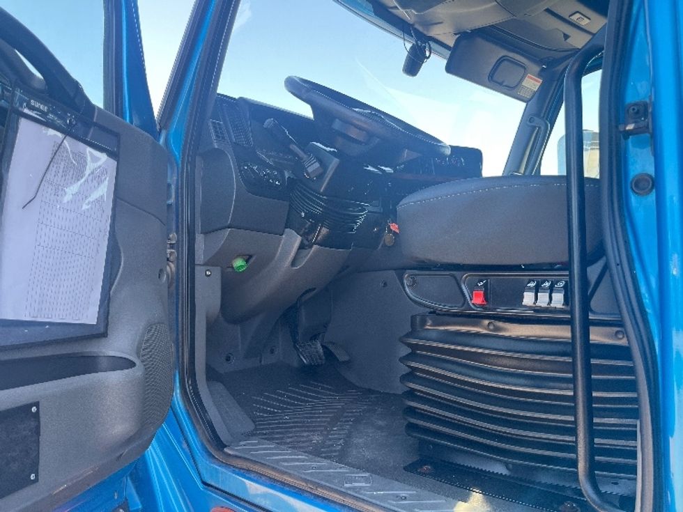 Sleeper Tractor-Heavy Duty Tractors-International-2020-LT625-El Paso-TX-737,824\n\t\tmiles-$ 29,000 - Image 9