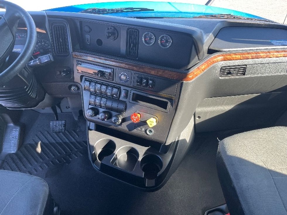 Sleeper Tractor-Heavy Duty Tractors-International-2020-LT625-El Paso-TX-738,583\n\t\tmiles-$ 29,000 - Image 12