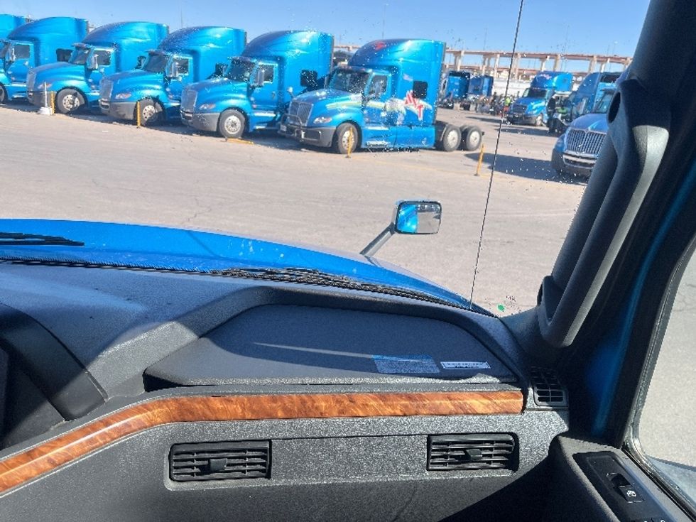 Sleeper Tractor-Heavy Duty Tractors-International-2020-LT625-El Paso-TX-738,583\n\t\tmiles-$ 29,000 - Image 14