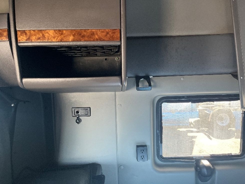 Sleeper Tractor-Heavy Duty Tractors-International-2020-LT625-El Paso-TX-738,583\n\t\tmiles-$ 29,000 - Image 19