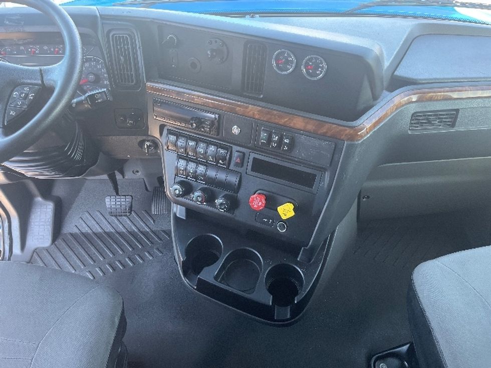 Sleeper Tractor-Heavy Duty Tractors-International-2020-LT625-El Paso-TX-739,519\n\t\tmiles-$ 29,000 - Image 12