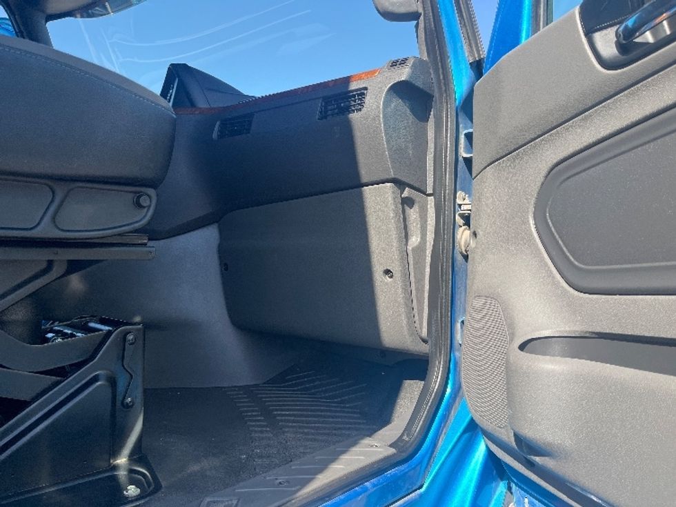 Sleeper Tractor-Heavy Duty Tractors-International-2020-LT625-El Paso-TX-739,519\n\t\tmiles-$ 29,000 - Image 15