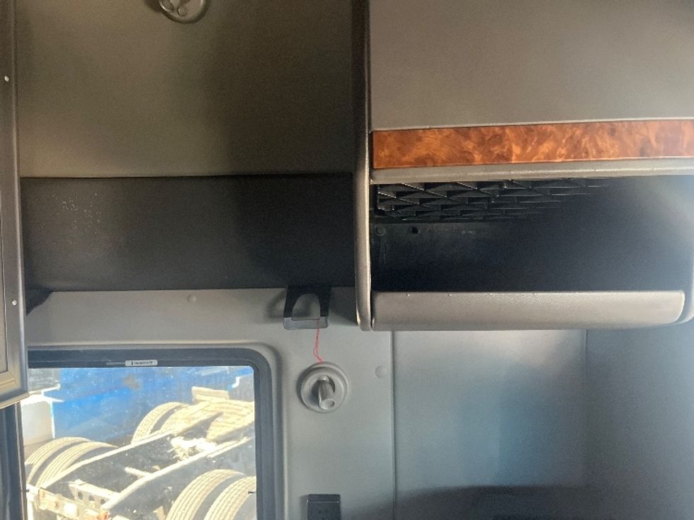 Sleeper Tractor-Heavy Duty Tractors-International-2020-LT625-El Paso-TX-739,519\n\t\tmiles-$ 29,000 - Image 18