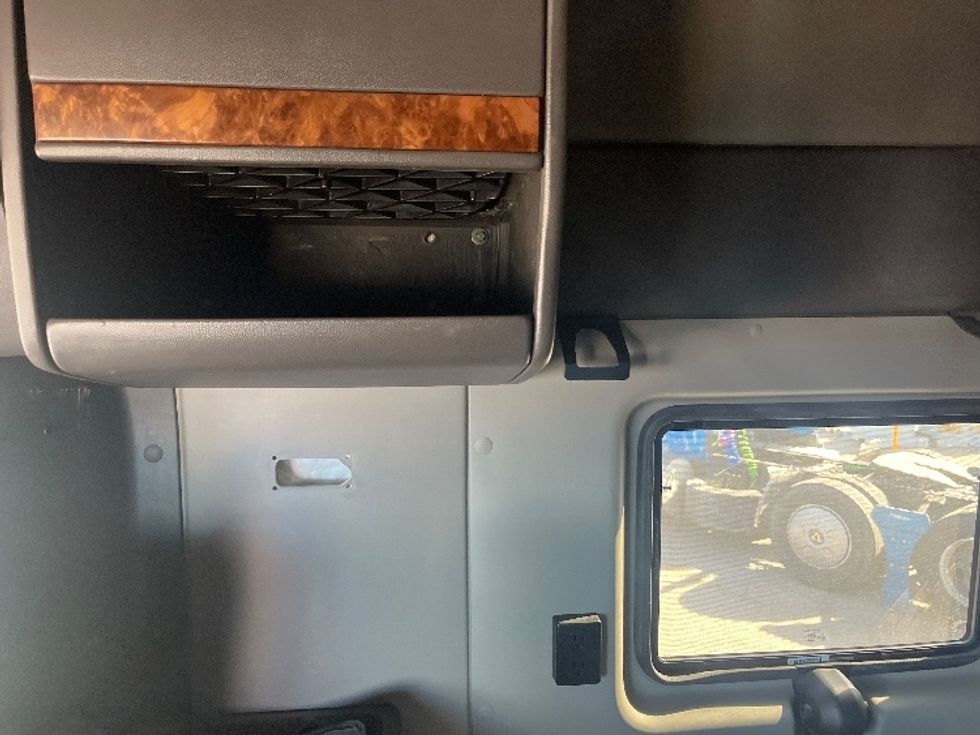 Sleeper Tractor-Heavy Duty Tractors-International-2020-LT625-El Paso-TX-739,519\n\t\tmiles-$ 29,000 - Image 19