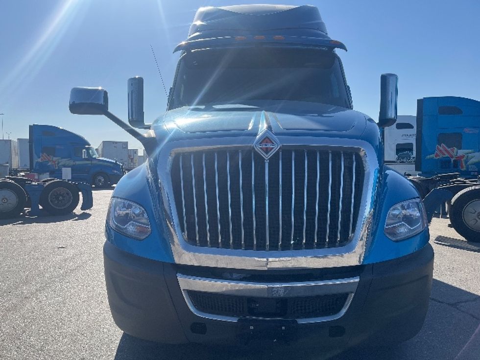 Sleeper Tractor-Heavy Duty Tractors-International-2020-LT625-El Paso-TX-739,519\n\t\tmiles-$ 29,000 - Image 2