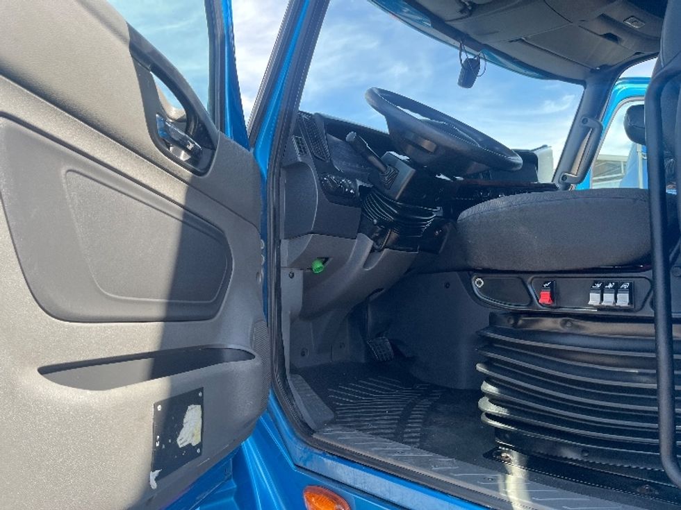 Sleeper Tractor-Heavy Duty Tractors-International-2020-LT625-El Paso-TX-739,841\n\t\tmiles-$ 29,000 - Image 13