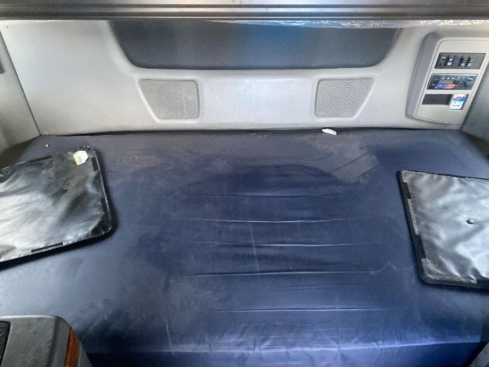 Sleeper Tractor-Heavy Duty Tractors-International-2020-LT625-El Paso-TX-739,841\n\t\tmiles-$ 29,000 - Image 17