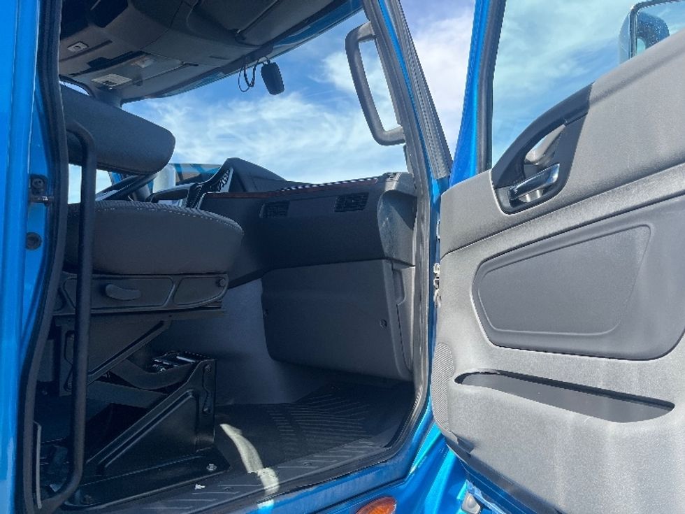 Sleeper Tractor-Heavy Duty Tractors-International-2020-LT625-El Paso-TX-739,841\n\t\tmiles-$ 29,000 - Image 9
