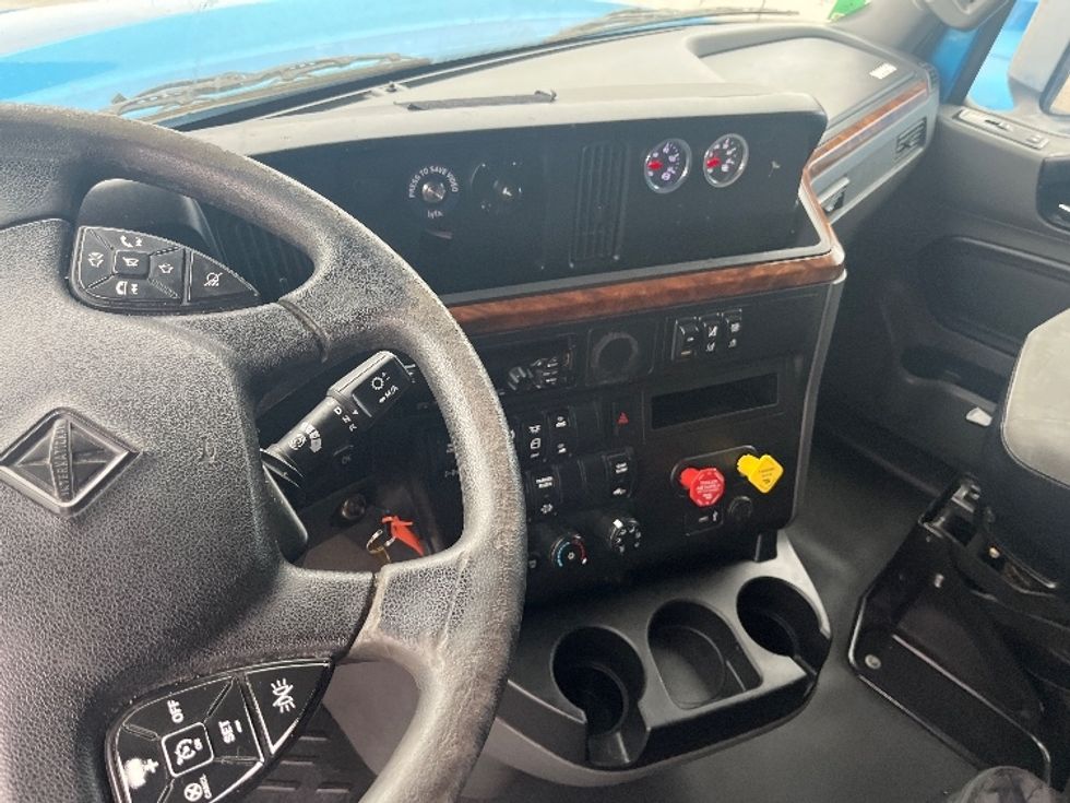 Sleeper Tractor-Heavy Duty Tractors-International-2020-LT625-El Paso-TX-741,213\n\t\tmiles-$ 28,000 - Image 10