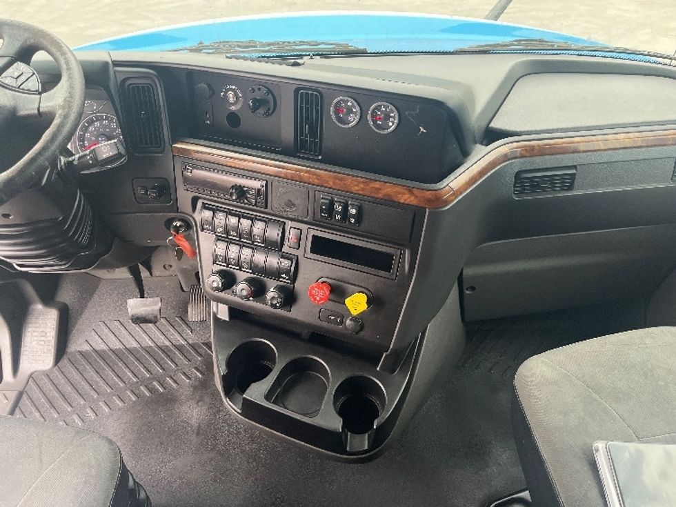 Sleeper Tractor-Heavy Duty Tractors-International-2020-LT625-El Paso-TX-741,213\n\t\tmiles-$ 28,000 - Image 12