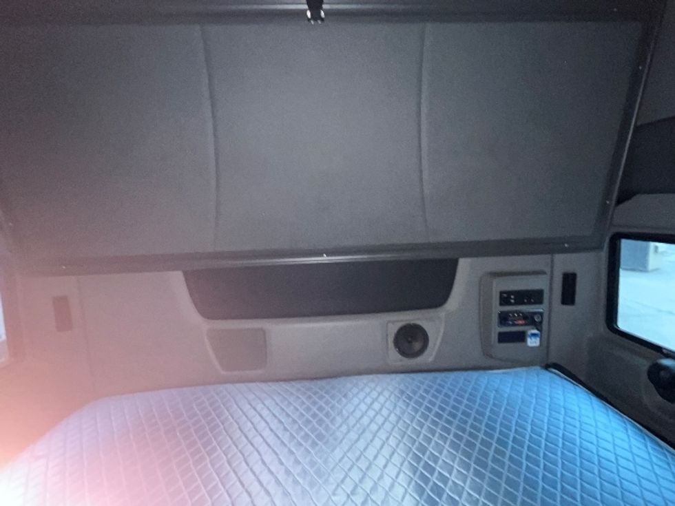 Sleeper Tractor-Heavy Duty Tractors-International-2020-LT625-El Paso-TX-741,213\n\t\tmiles-$ 28,000 - Image 16