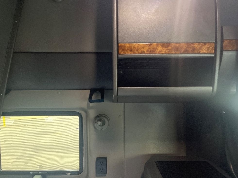 Sleeper Tractor-Heavy Duty Tractors-International-2020-LT625-El Paso-TX-741,213\n\t\tmiles-$ 28,000 - Image 18