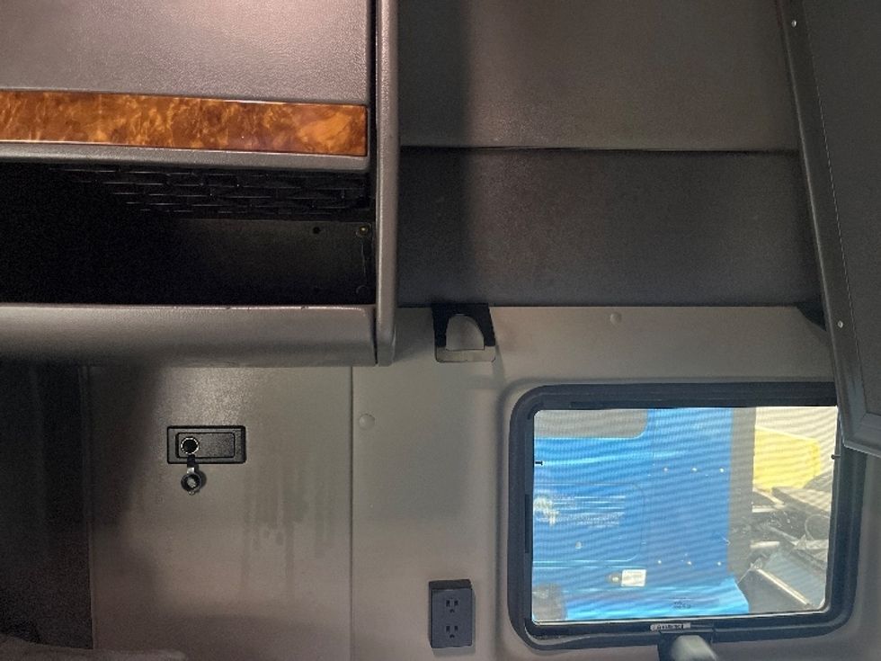 Sleeper Tractor-Heavy Duty Tractors-International-2020-LT625-El Paso-TX-741,213\n\t\tmiles-$ 28,000 - Image 19