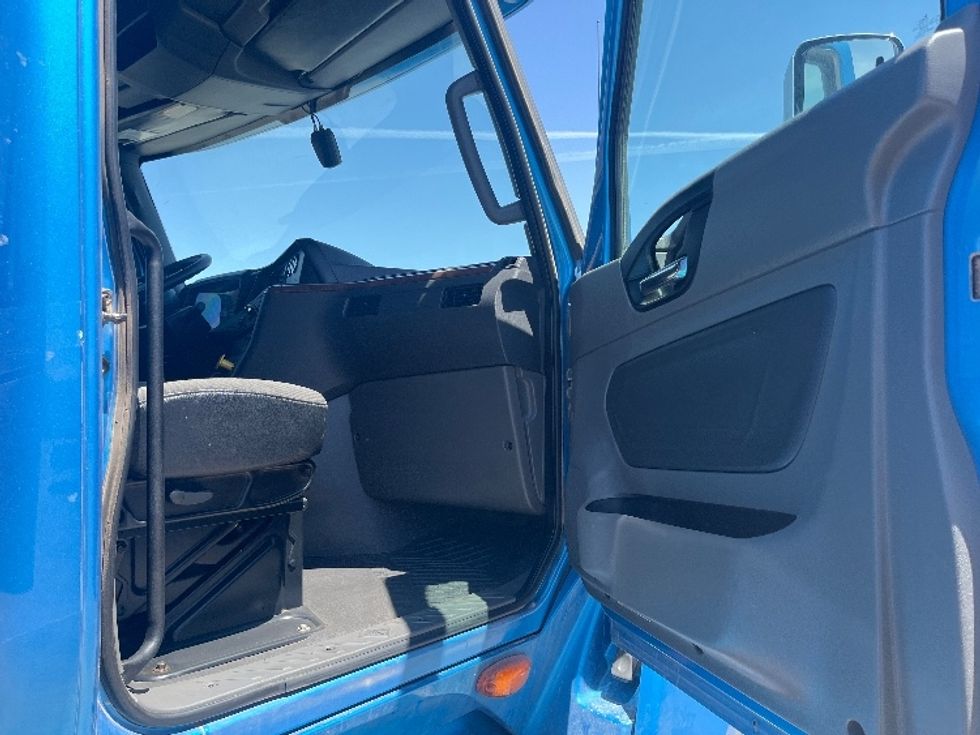 Sleeper Tractor-Heavy Duty Tractors-International-2020-LT625-El Paso-TX-741,340\n\t\tmiles-$ 23,750 - Image 13