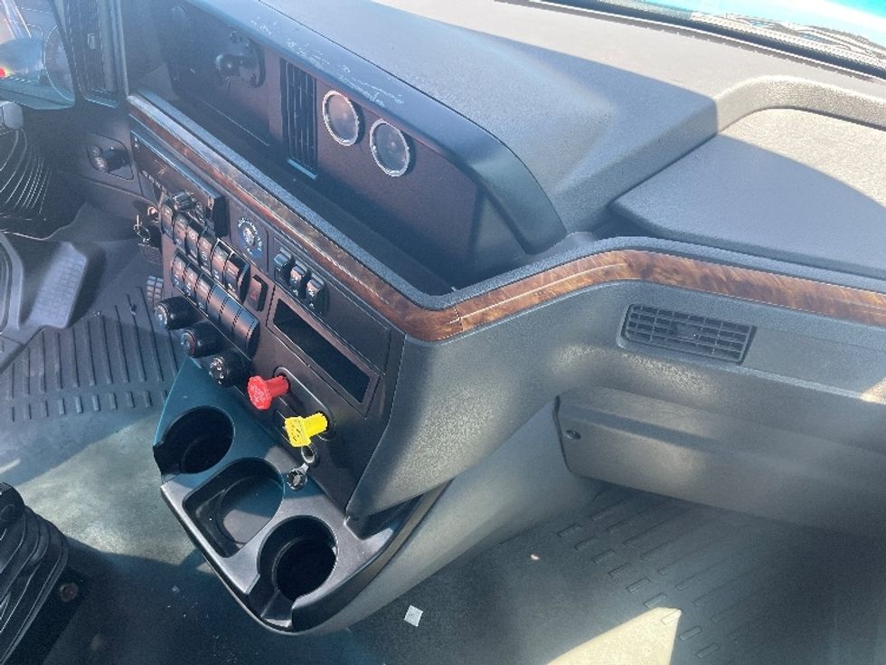 Sleeper Tractor-Heavy Duty Tractors-International-2020-LT625-El Paso-TX-741,340\n\t\tmiles-$ 23,750 - Image 15