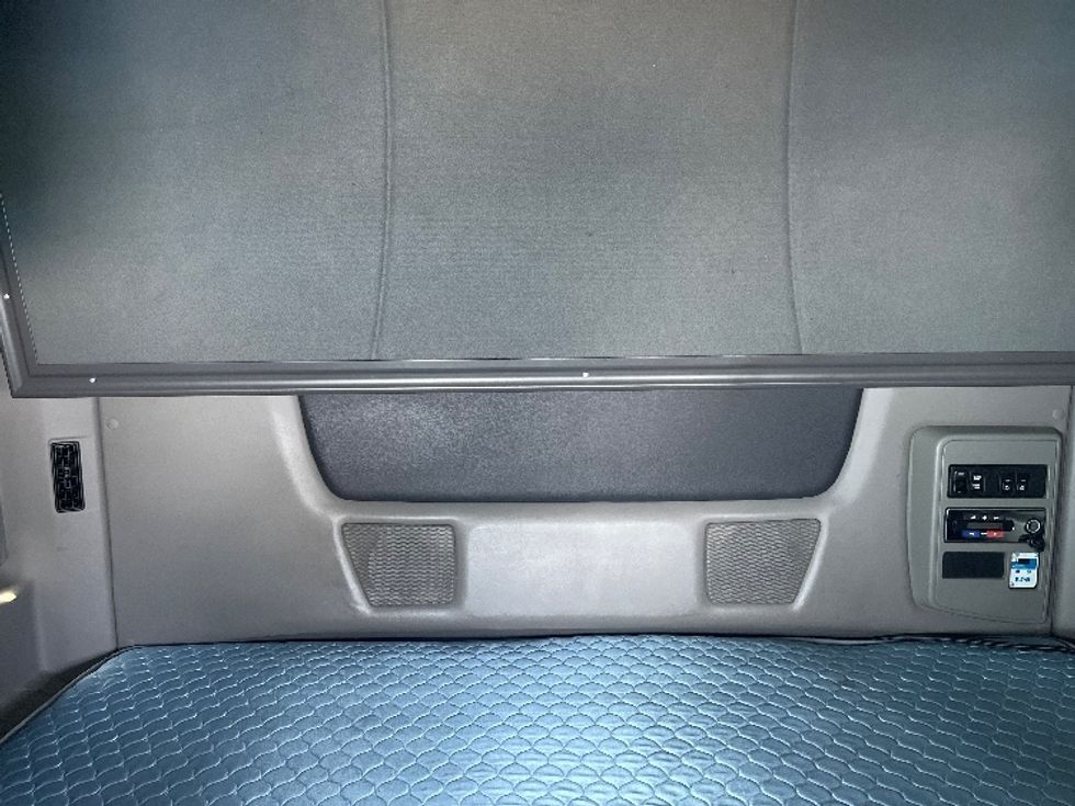 Sleeper Tractor-Heavy Duty Tractors-International-2020-LT625-El Paso-TX-741,340\n\t\tmiles-$ 23,750 - Image 16