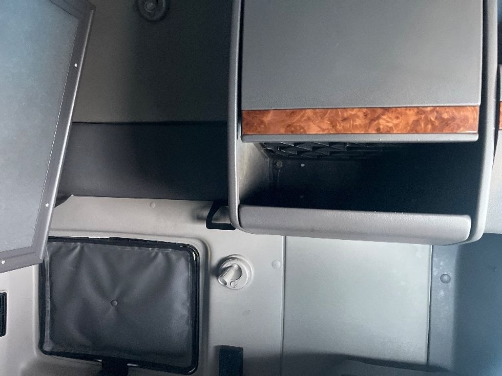 Sleeper Tractor-Heavy Duty Tractors-International-2020-LT625-El Paso-TX-741,340\n\t\tmiles-$ 23,750 - Image 18