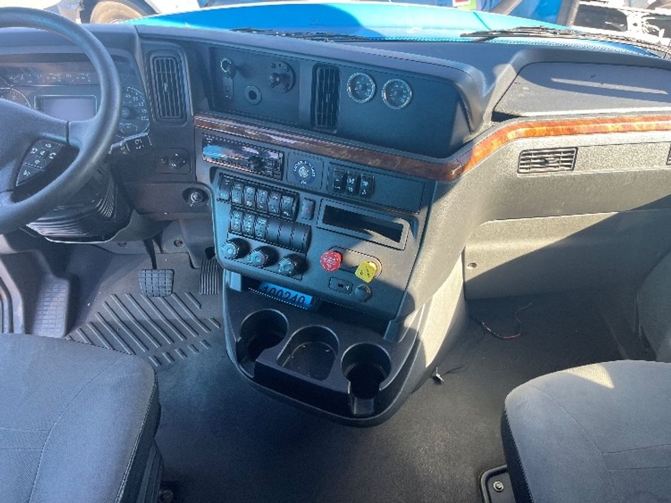 Sleeper Tractor-Heavy Duty Tractors-International-2020-LT625-El Paso-TX-743,506\n\t\tmiles-$ 28,750 - Image 12