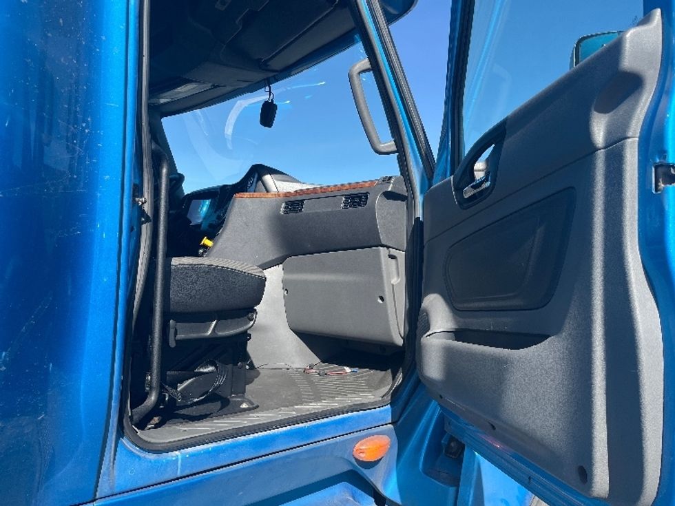 Sleeper Tractor-Heavy Duty Tractors-International-2020-LT625-El Paso-TX-743,506\n\t\tmiles-$ 28,750 - Image 13