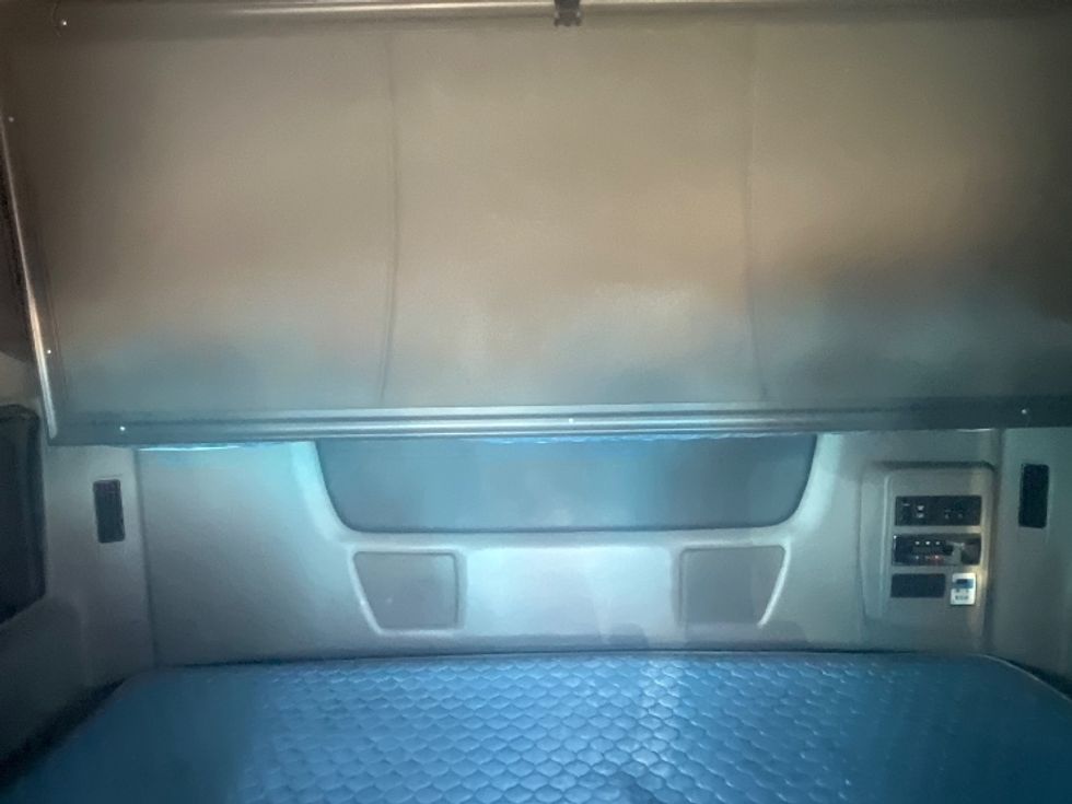 Sleeper Tractor-Heavy Duty Tractors-International-2020-LT625-El Paso-TX-743,506\n\t\tmiles-$ 28,750 - Image 16