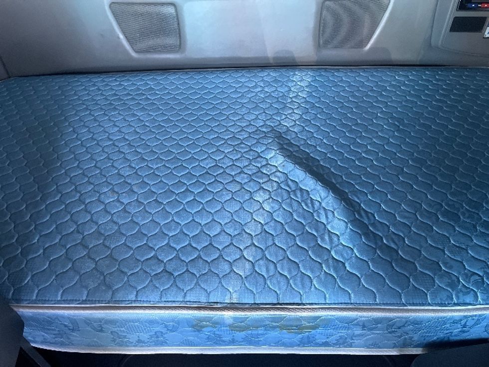 Sleeper Tractor-Heavy Duty Tractors-International-2020-LT625-El Paso-TX-743,506\n\t\tmiles-$ 28,750 - Image 17