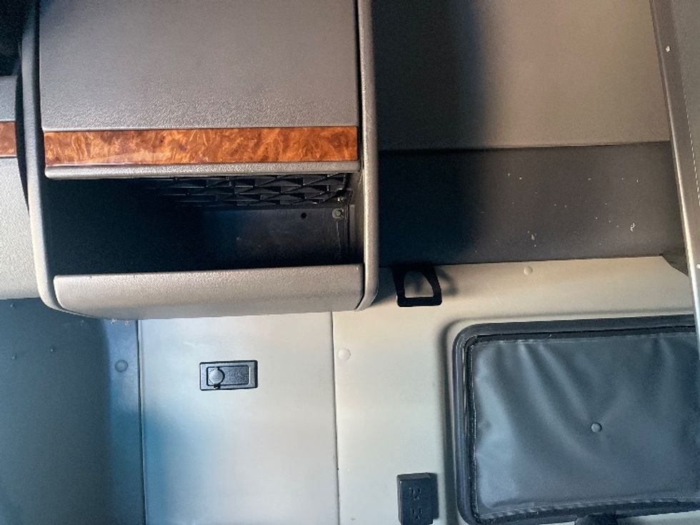 Sleeper Tractor-Heavy Duty Tractors-International-2020-LT625-El Paso-TX-743,506\n\t\tmiles-$ 28,750 - Image 19