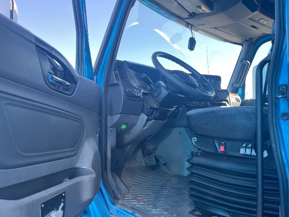 Sleeper Tractor-Heavy Duty Tractors-International-2020-LT625-El Paso-TX-743,506\n\t\tmiles-$ 28,750 - Image 9