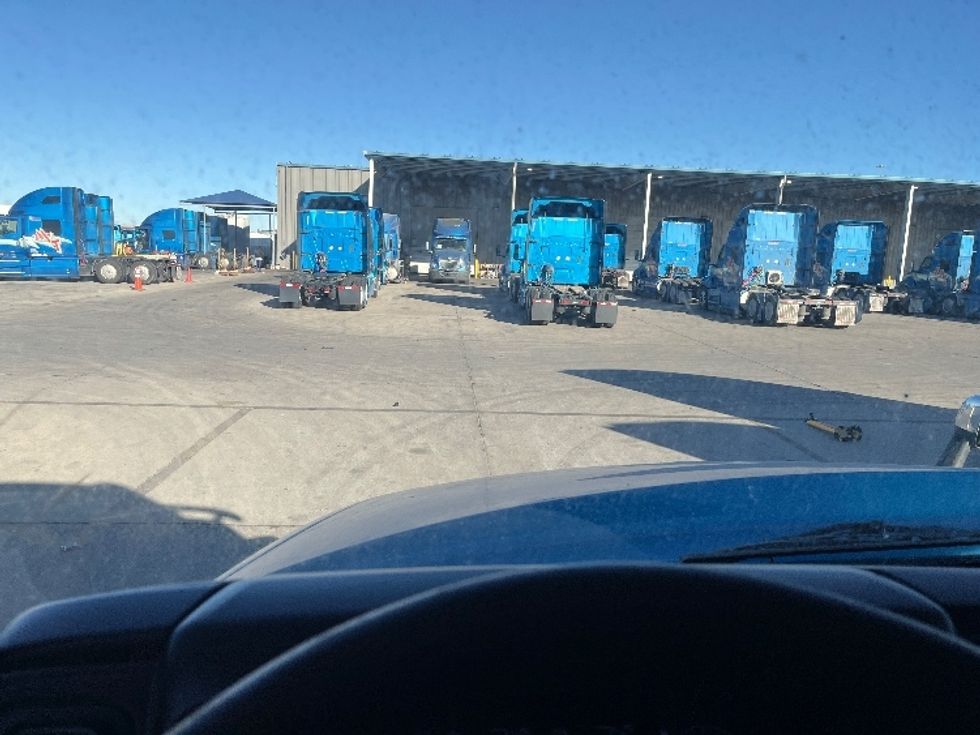 Sleeper Tractor-Heavy Duty Tractors-International-2020-LT625-El Paso-TX-744,340\n\t\tmiles-$ 28,750 - Image 11