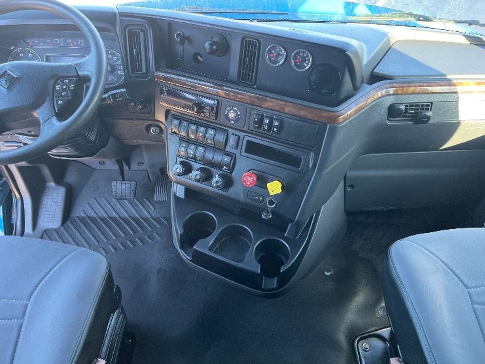 Sleeper Tractor-Heavy Duty Tractors-International-2020-LT625-El Paso-TX-744,340\n\t\tmiles-$ 28,750 - Image 12