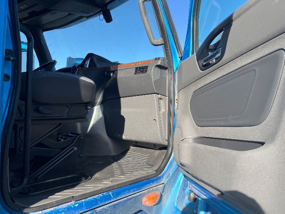 Sleeper Tractor-Heavy Duty Tractors-International-2020-LT625-El Paso-TX-744,340\n\t\tmiles-$ 28,750 - Image 13